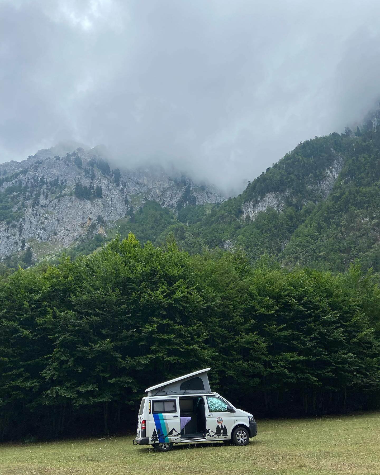 Van Travel mountains sea