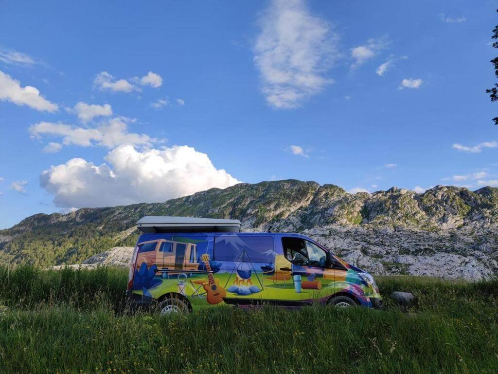 Van Travel mountains sea